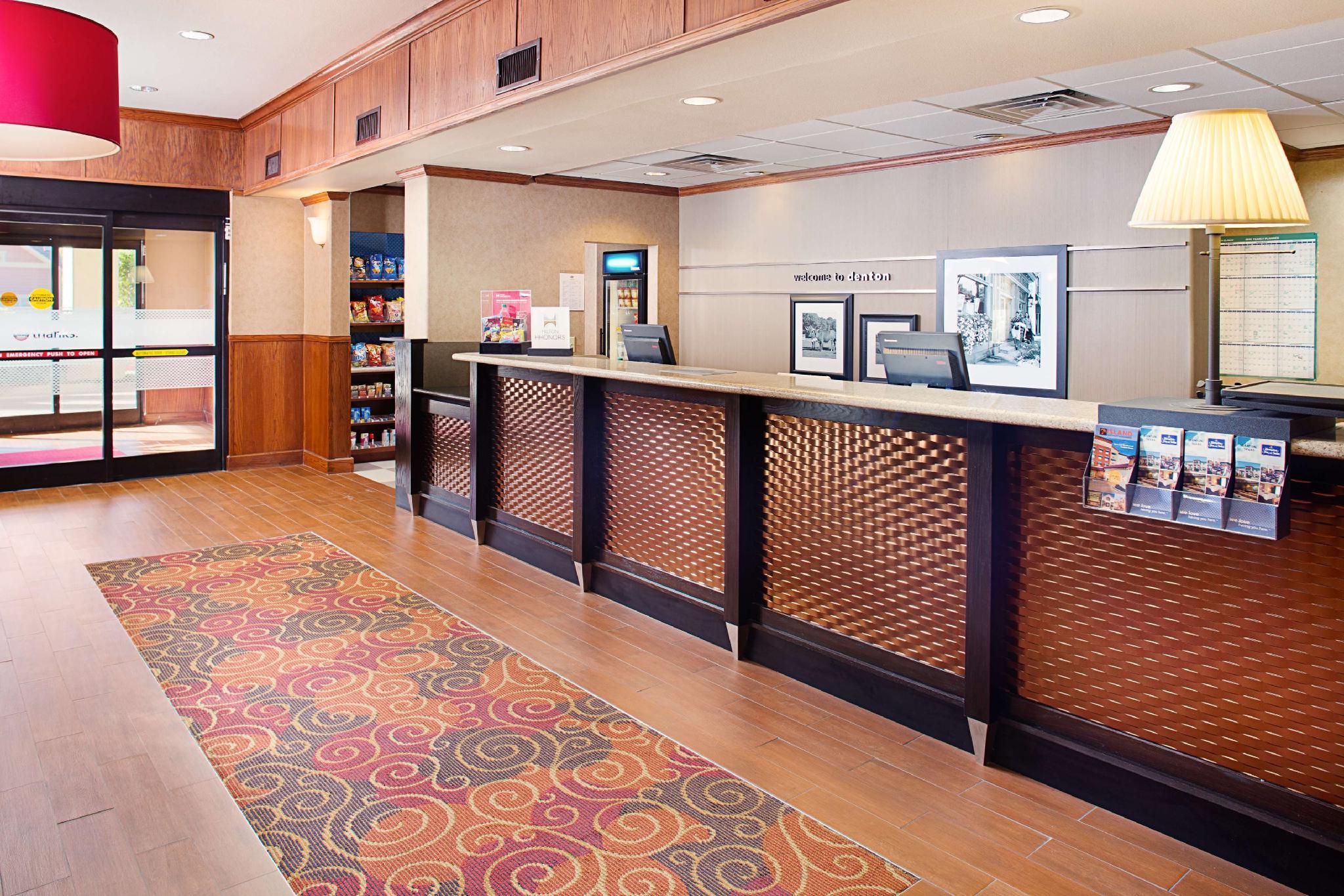 Hampton Inn & Suites Denton Exteriör bild
