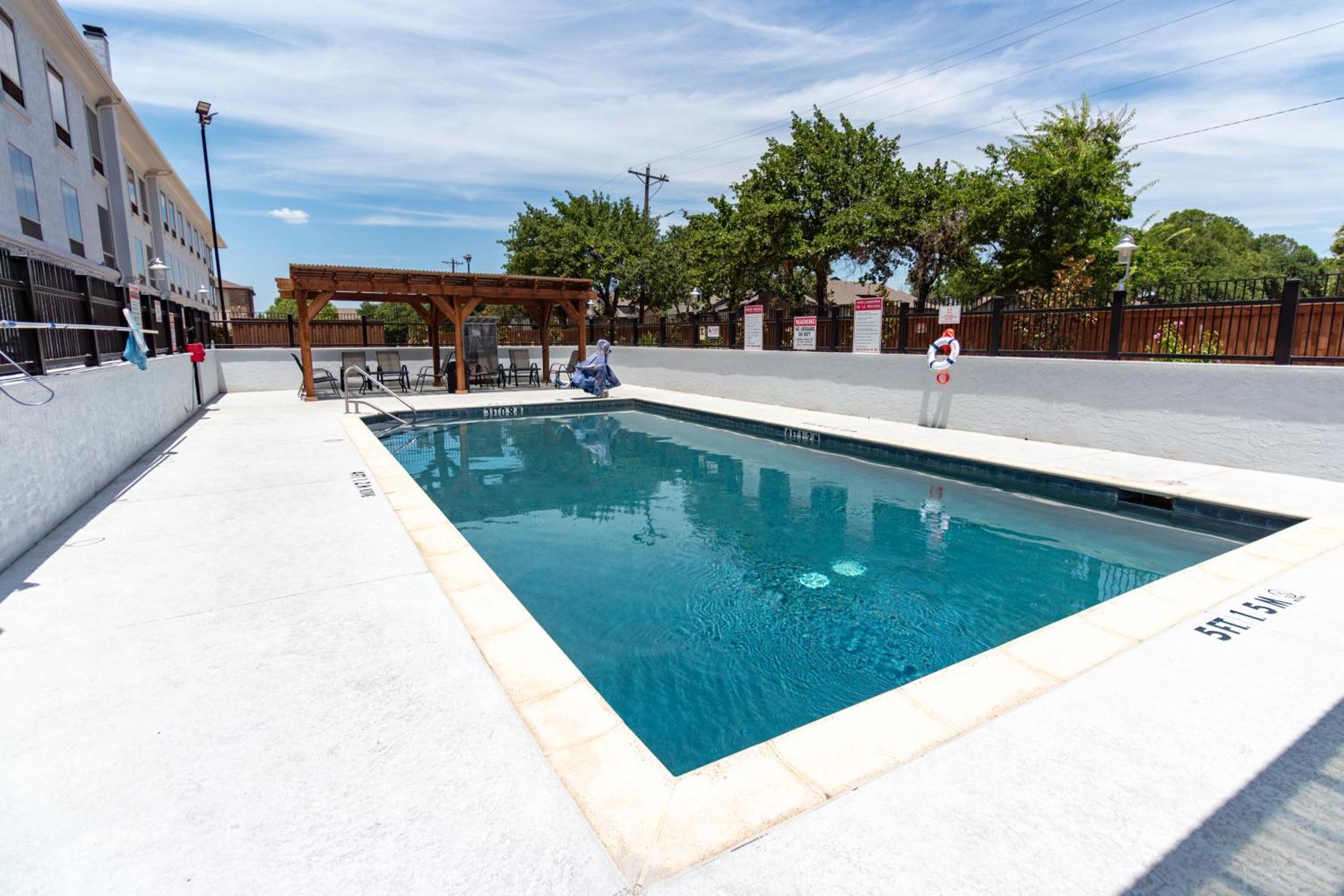 Hampton Inn & Suites Denton Exteriör bild