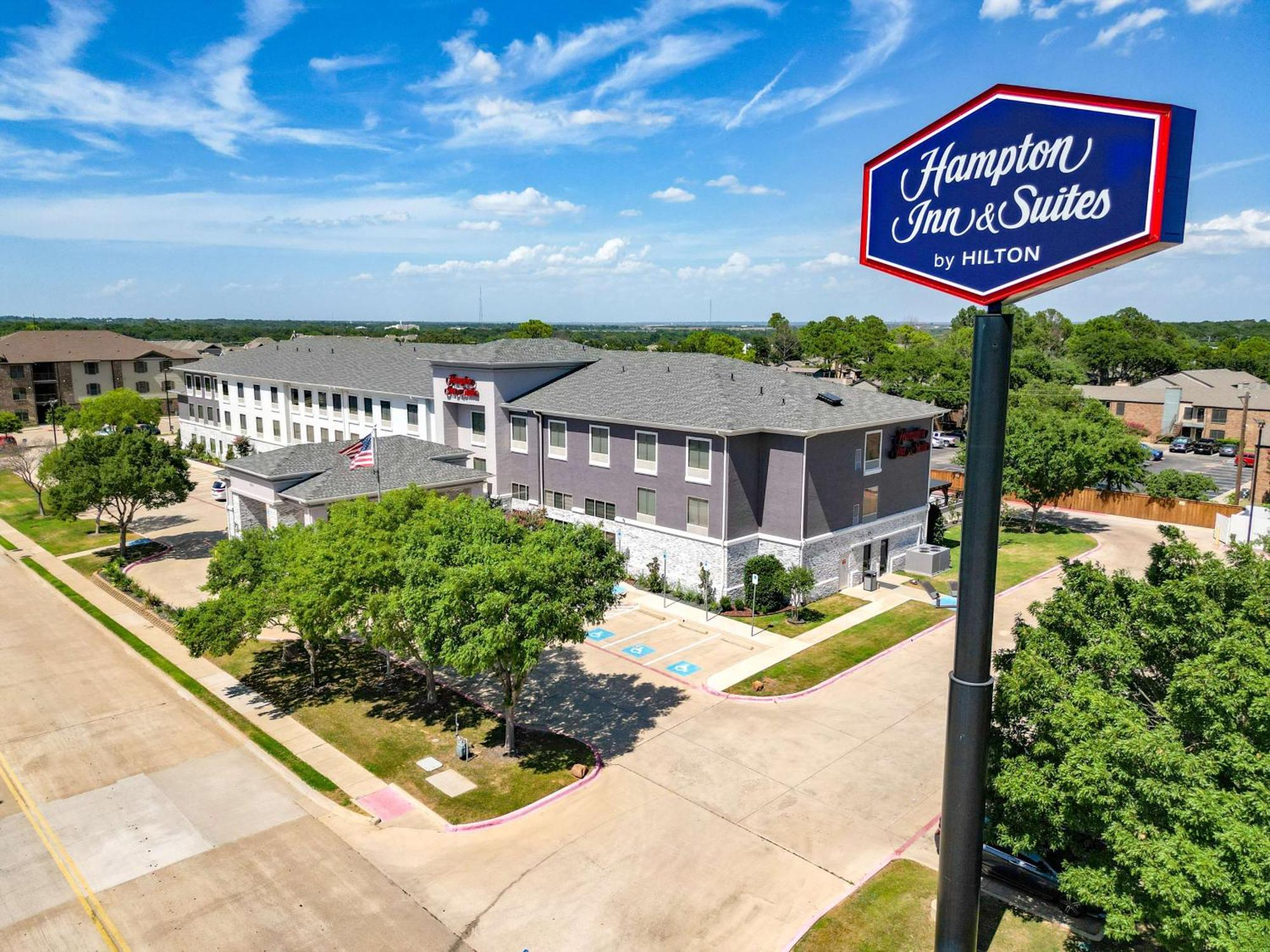Hampton Inn & Suites Denton Exteriör bild