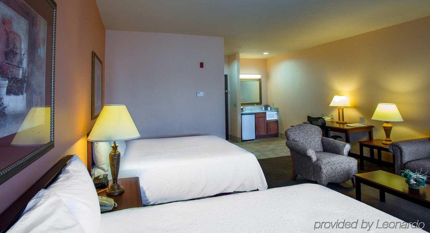 Hampton Inn & Suites Denton Exteriör bild