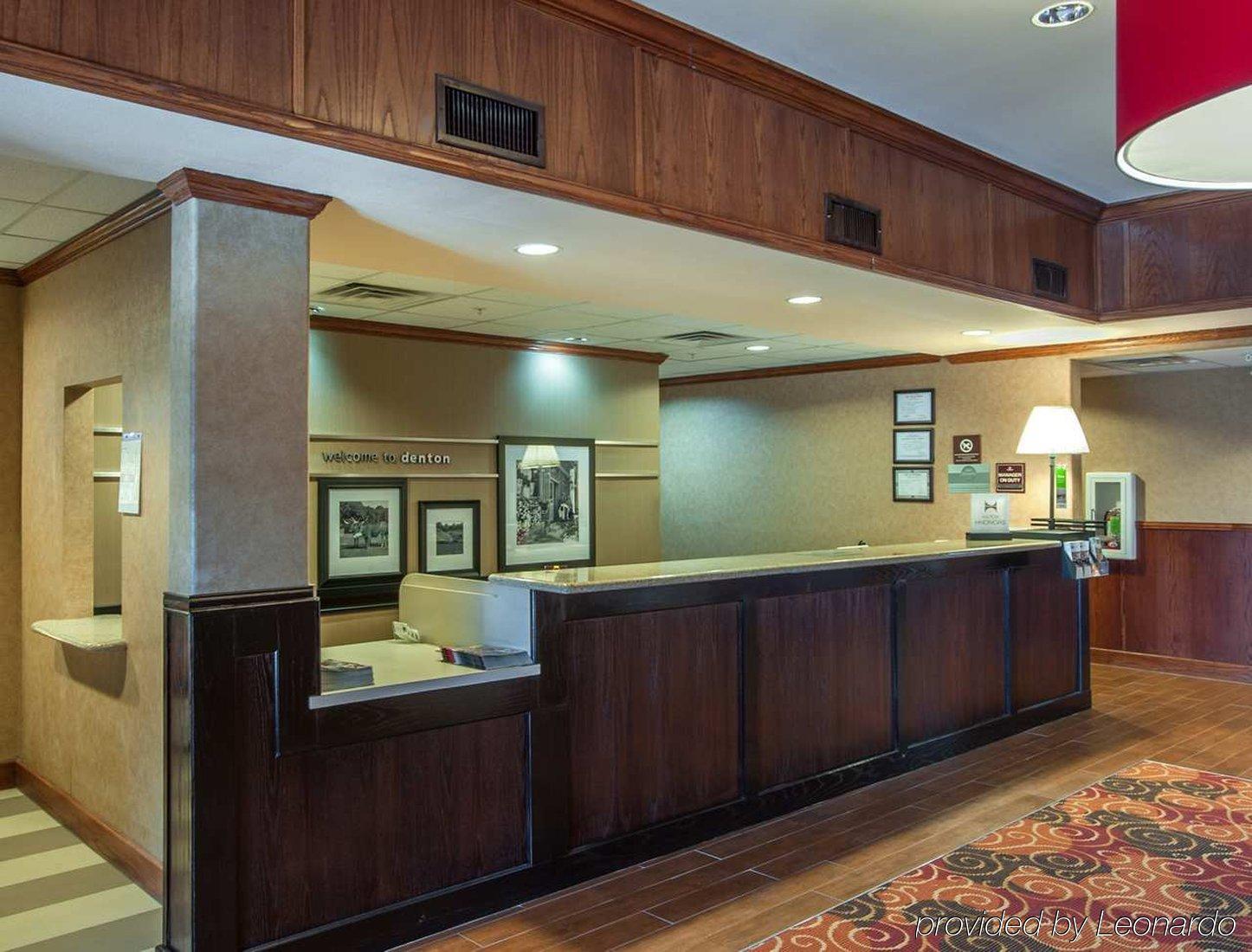 Hampton Inn & Suites Denton Exteriör bild