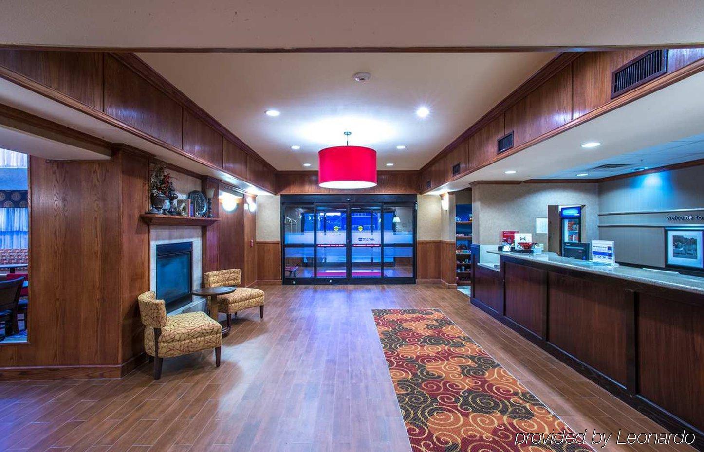 Hampton Inn & Suites Denton Exteriör bild